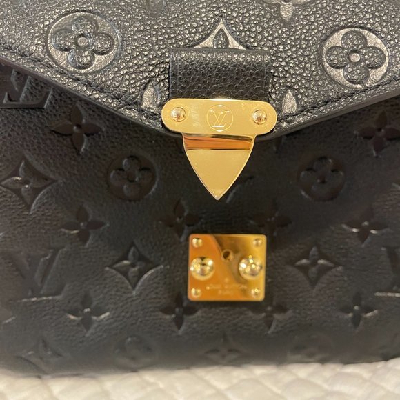 Louis Vuitton~ POCHETTE METIS~ Black - Picture 6 of 16